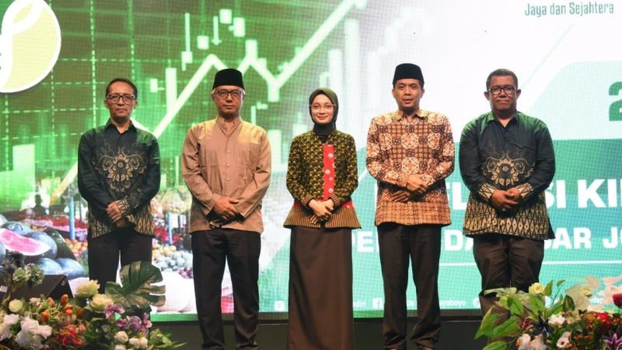 Wali Kota Kediri Vinanda Prameswati mendorong Perumda Pasar Joyoboyo untuk terus meningkatkan perbaikan fasilitas pasar tradisional Kediri, beradaptasi dengan pola belanja daring, dan menjadi penggerak ekonomi kerakyatan.