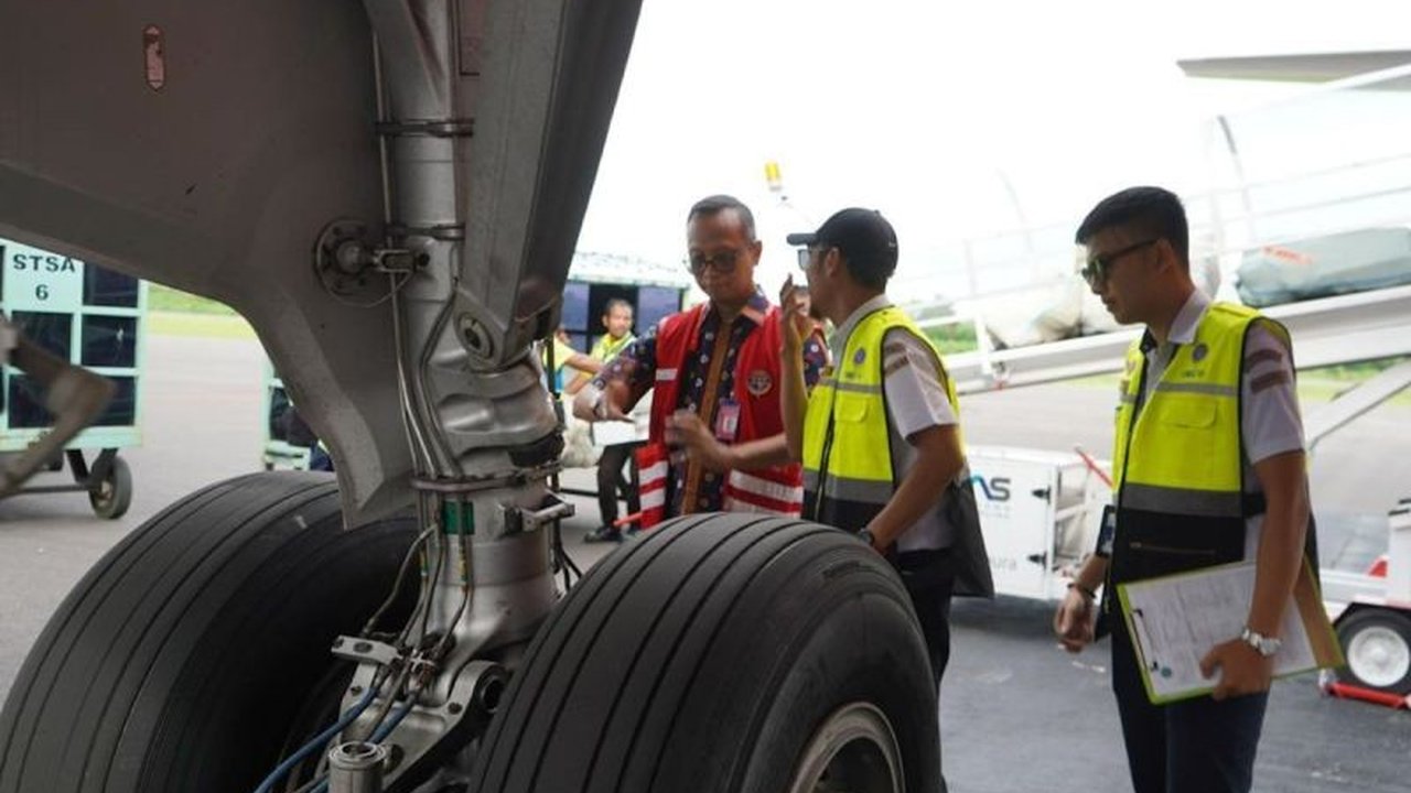 Kementerian Perhubungan (Kemenhub) melalui Ditjen Perhubungan Udara memastikan penguatan keselamatan penerbangan di Bandara Komodo Labuan Bajo demi kelancaran angkutan udara selama libur Natal dan Tahun Baru (Nataru).