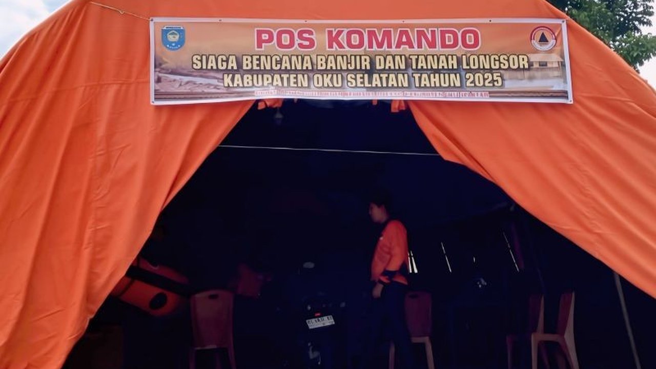 BPBD OKU Selatan mendirikan dua Posko Siaga Nataru di Muaradua dan Banding Agung untuk mengantisipasi potensi bencana alam selama libur Natal 2025 dan Tahun Baru 2026. Siaga penuh!