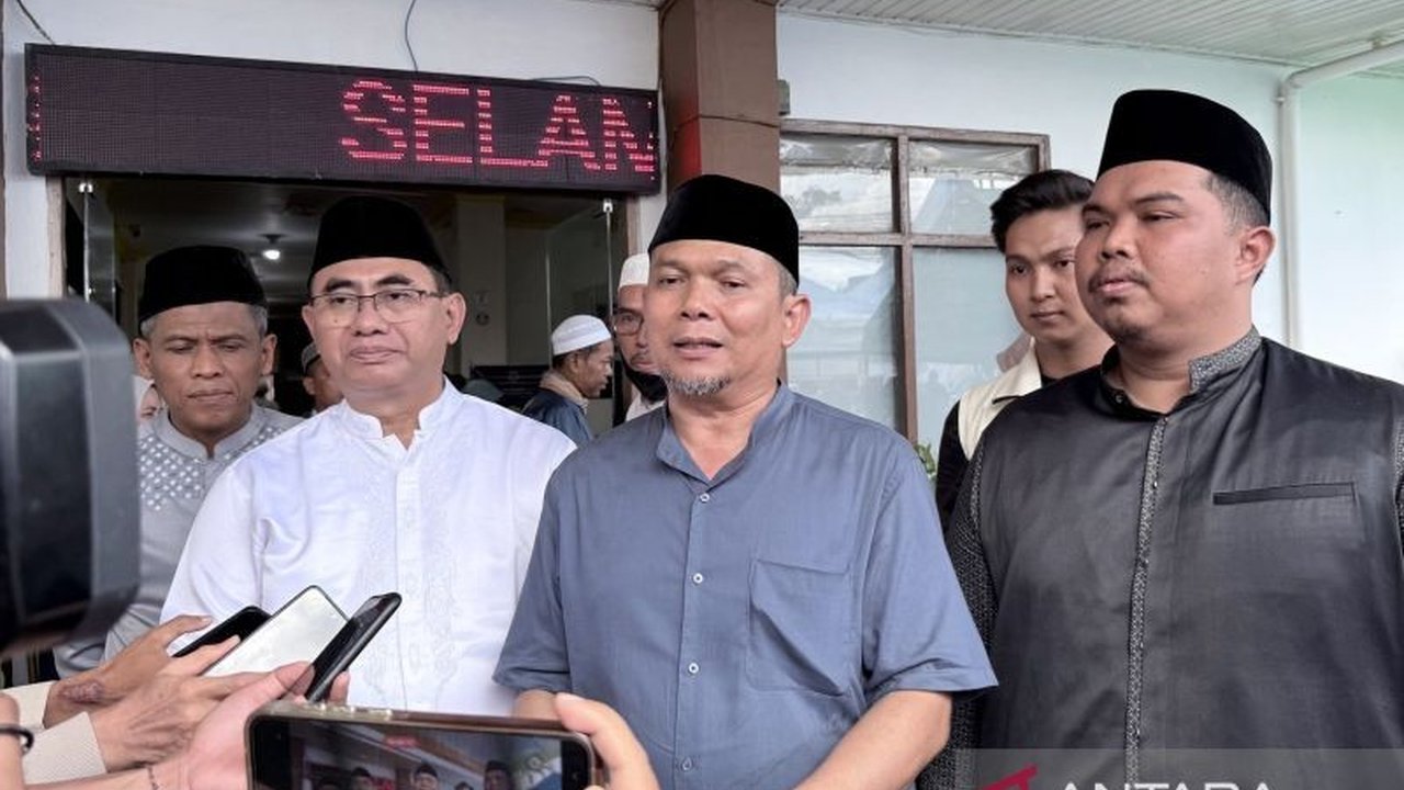 Dinas Pariwisata Kalsel bersama berbagai pihak berikan Pelayanan Jamaah Sekumpul, meliputi kesehatan dan ribuan porsi makanan gratis, demi kelancaran Haul Guru Sekumpul ke-21.