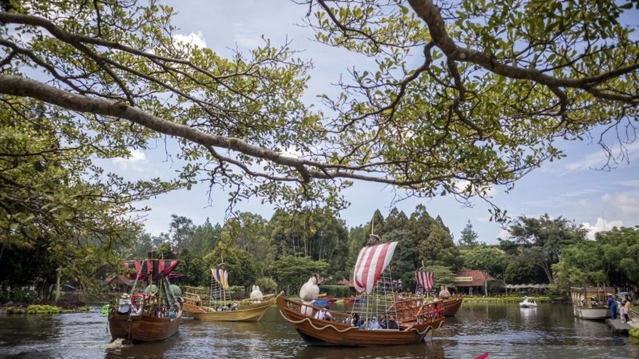 Pulau Jawa Destinasi Wisata Favorit utama keluarga selama libur Natal 2025 dan Tahun Baru 2026, didukung kemudahan akses dan fasilitas lengkap, menurut Kemenekraf.