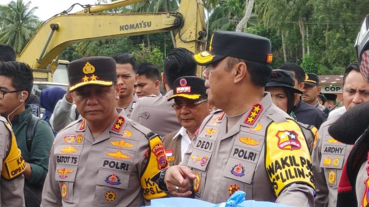 Kapolri Jenderal Listyo Sigit Prabowo memerintahkan jajaran kepolisian di tiga provinsi terdampak bencana untuk mempercepat penanganan bencana demi kesiapan Ramadhan 2026, khususnya terkait fasilitas ibadah dan kebutuhan masyarakat.