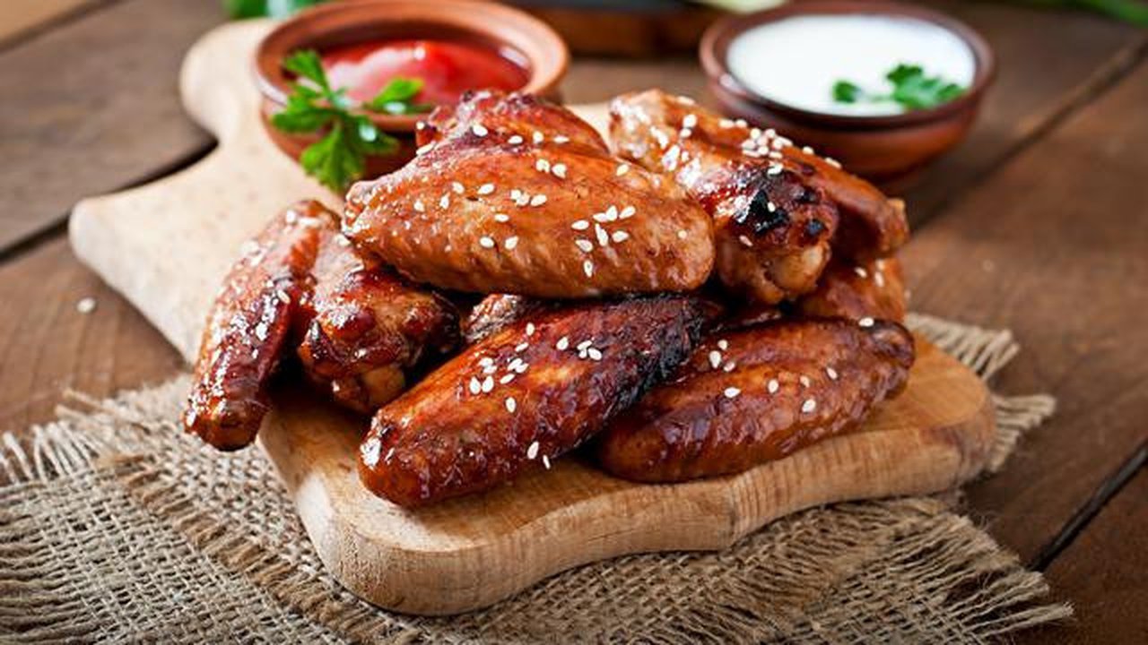 Teriyaki baked chicken wings recipe. (Photo: timolina/Freepik)