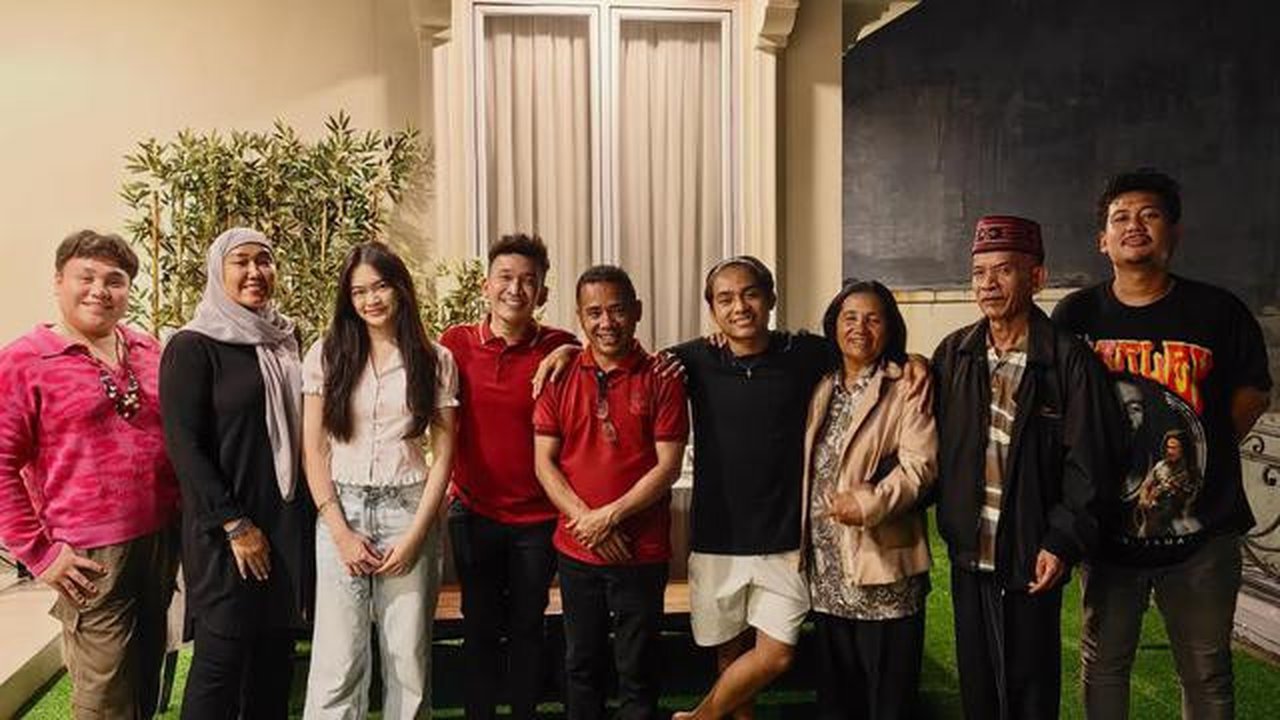 Potret Betrand Peto Bertemu Keluarga dari NTT / Instagram @betrandpetoputraonsu
