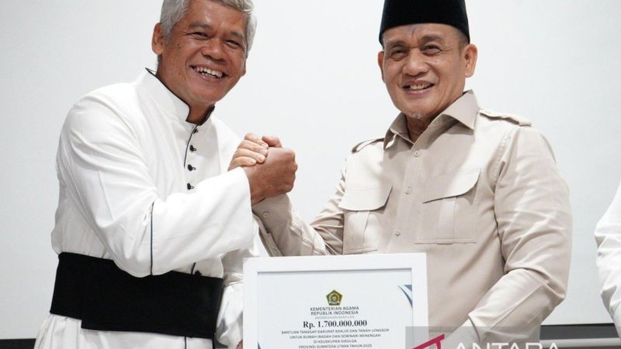 Kementerian Agama melalui Wamenag menyalurkan bantuan Rp2 miliar untuk gereja Katolik yang terdampak bencana di Sumatera, sebagai upaya pemulihan fisik dan psikis umat agar kembali beribadah.