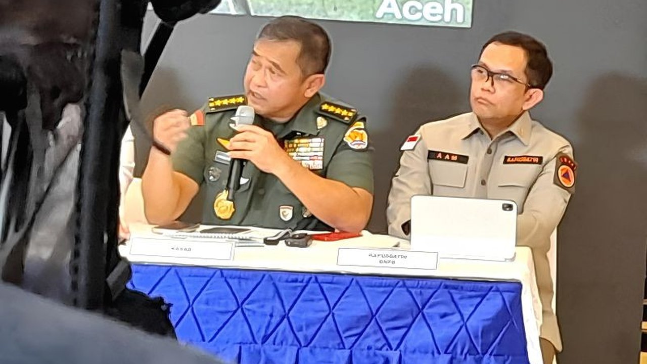 Badan Nasional Penanggulangan Bencana (BNPB) mendesak pemerintah daerah untuk memperkuat kesiapsiagaan bencana menjelang perayaan Tahun Baru 2026, mengingat cuaca ekstrem dan potensi hidrometeorologi yang dinamis.