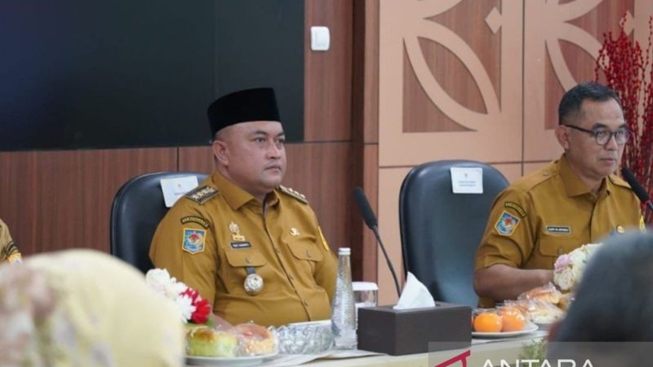 Pemerintah Kabupaten Bogor akan memprioritaskan rehabilitasi Masjid Raya di 40 kecamatan pada tahun 2026, sebagai komitmen pemerataan pembangunan dan peningkatan sarana ibadah.