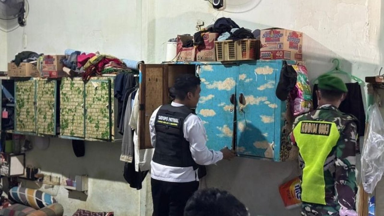Lapas Kelas I Madiun intensifkan Razia Lapas Madiun di kamar hunian warga binaan, perkuat deteksi dini gangguan keamanan dan ketertiban menjelang pergantian tahun.