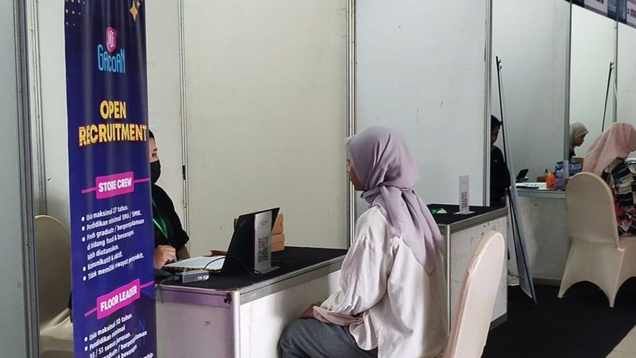 UMK Ponorogo 2026 ditetapkan naik 6,11 persen menjadi Rp2.549.876, memicu harapan buruh namun juga tantangan bagi pengusaha dalam penerapannya.