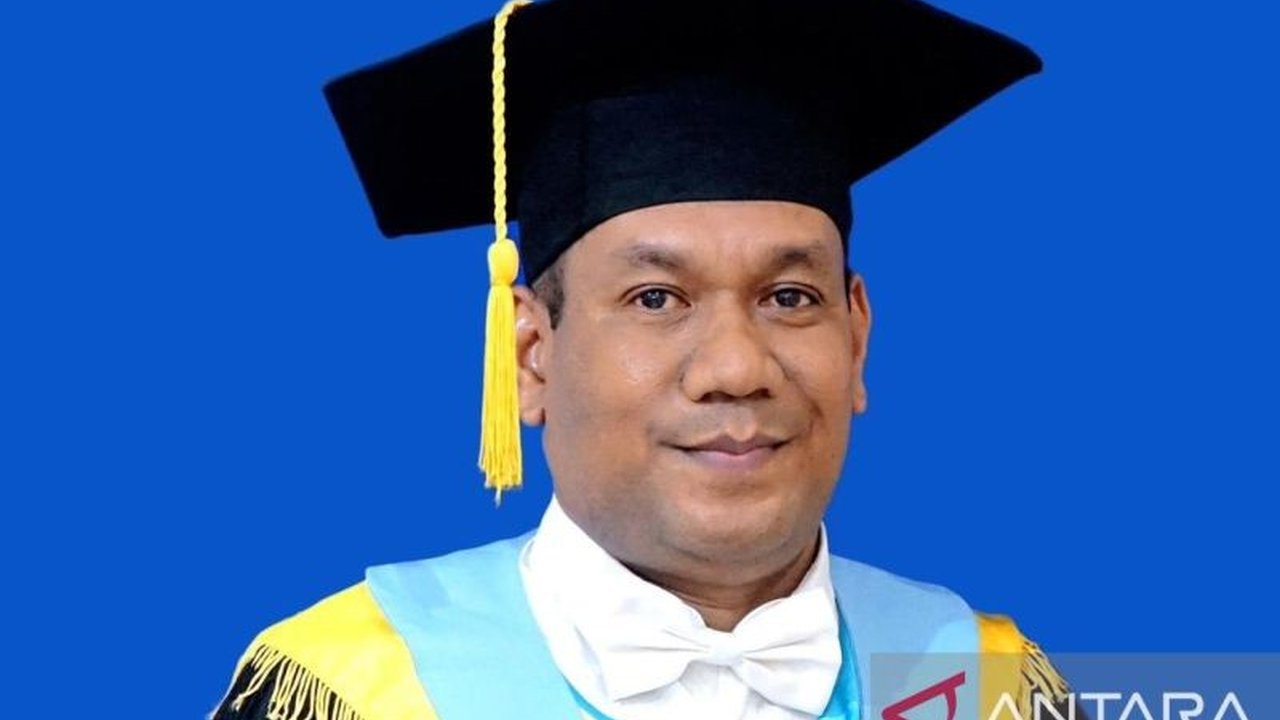 Guru Besar Unpatti Prof. Max Robinson Wenno mengungkap potensi besar **Biopeptida Laut** sebagai penangkal radikal bebas, agen preventif kesehatan, serta pengawet alami pangan, membuka peluang baru bagi industri dan kesehatan.