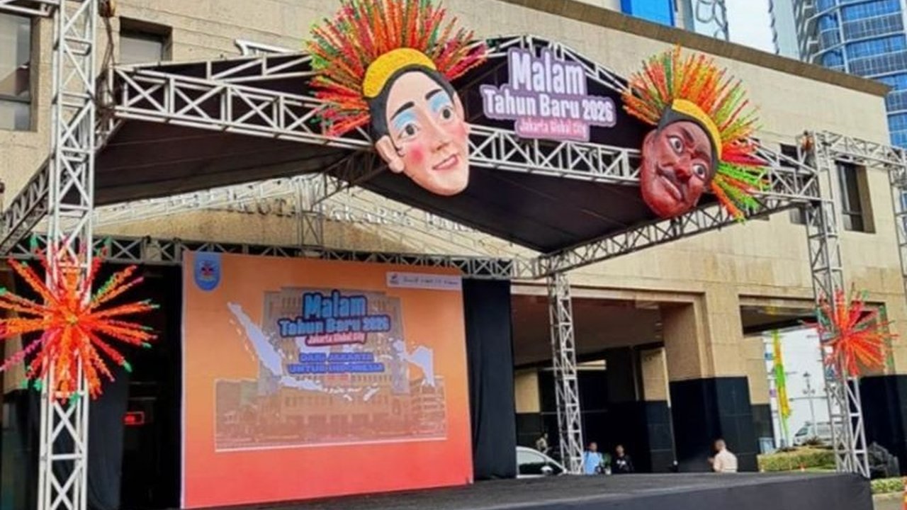 Pemerintah Kota Jakarta Barat akan menggunakan QRIS galang dana bencana untuk korban di Sumatera saat perayaan malam Tahun Baru 2026, menawarkan kemudahan donasi dan transparansi publik.