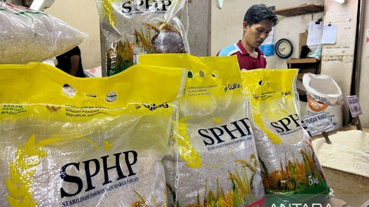 Pemerintah menargetkan peningkatan Cadangan Beras Pemerintah menjadi 4 juta ton pada 2026 untuk memperkuat Stabilisasi Pasokan dan Harga Pangan serta menjamin ketersediaan bantuan pangan nasional.