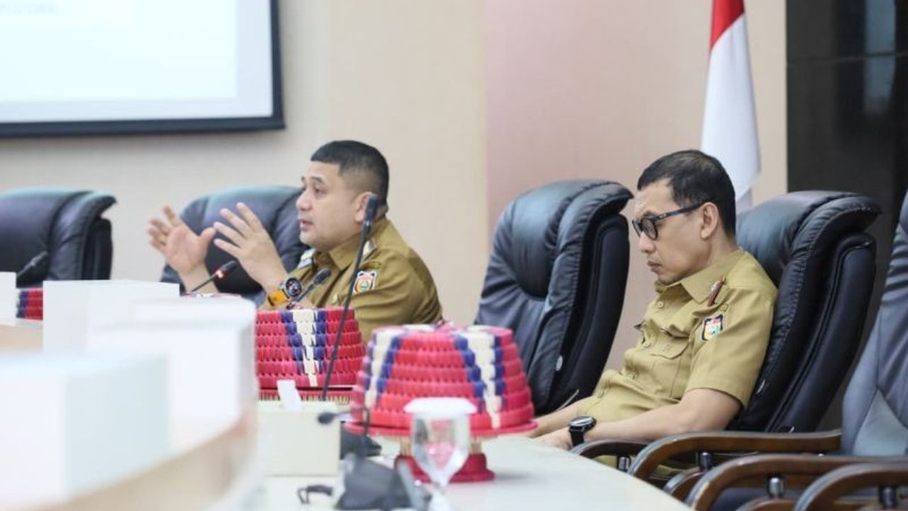 Sentralisasi Server Pemkot Makassar berpotensi menghemat anggaran hingga Rp30 miliar per tahun, sekaligus meningkatkan integrasi dan keamanan data layanan publik secara signifikan.