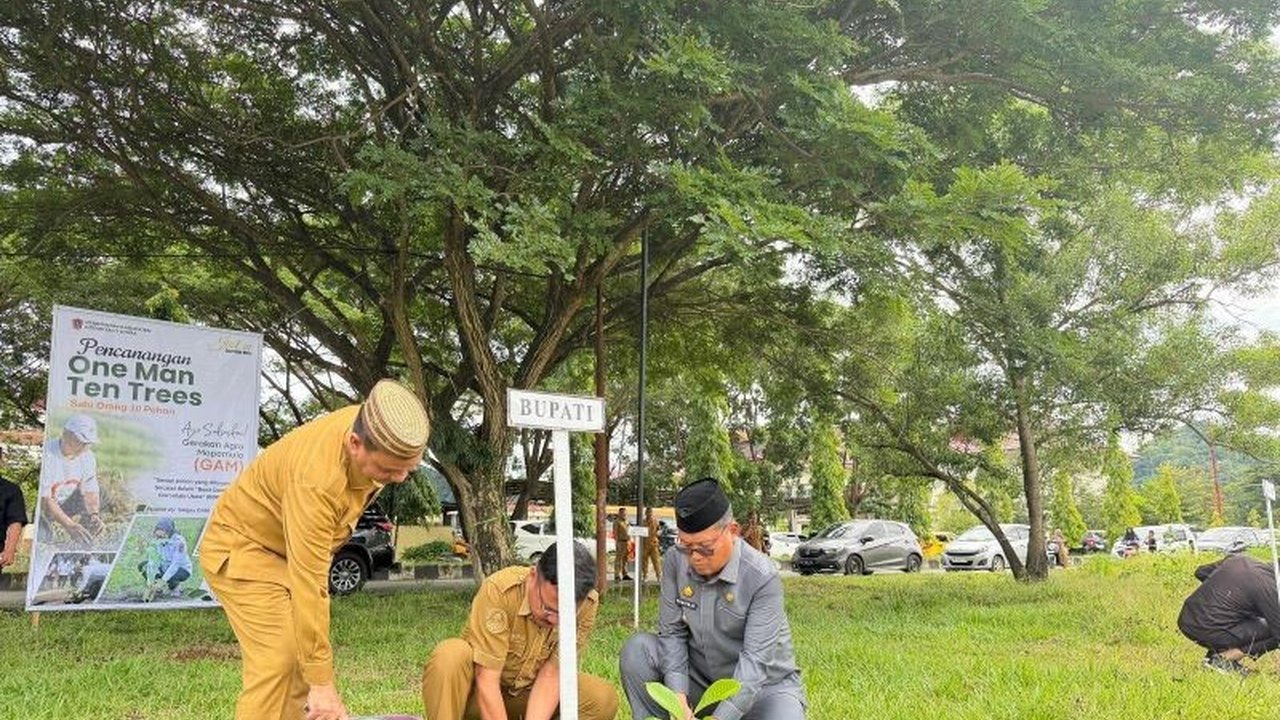 Bupati Gorontalo Utara Thariq Modanggu resmi mencanangkan Gerakan One Million Trees, mengajak setiap individu menanam 10 pohon demi ketahanan pangan dan pencegahan bencana.