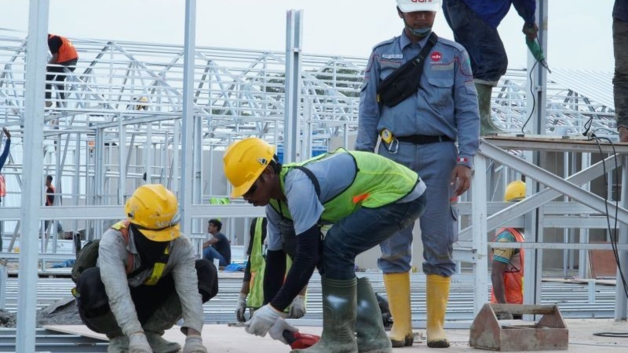 PT Adhi Karya (ADHI) berkomitmen penuh menuntaskan Pembangunan Hunian Sementara Aceh Tamiang bagi masyarakat terdampak banjir, memastikan kelayakan dan kenyamanan hunian.