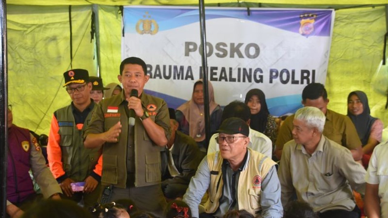 Kepala BNPB Suharyanto meminta masyarakat Bener Meriah tetap tenang dan tidak panik di tengah peningkatan aktivitas Gunung Bur Ni Telong, sembari memastikan lokasi pengungsian aman dari potensi bahaya.