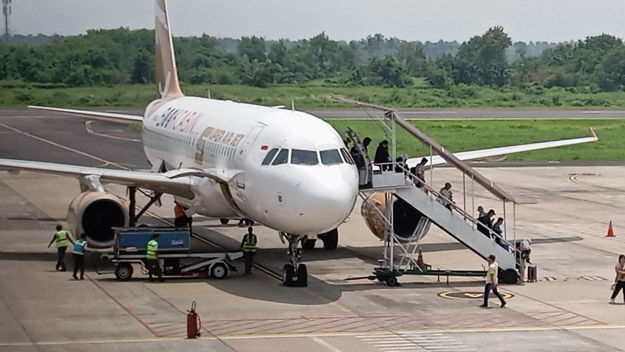 Ratusan Penumpang Super Air Jet Tujuan Padang Terlantar Belasan Jam di Soetta, Sudah Menunggu Malah Dibatalkan