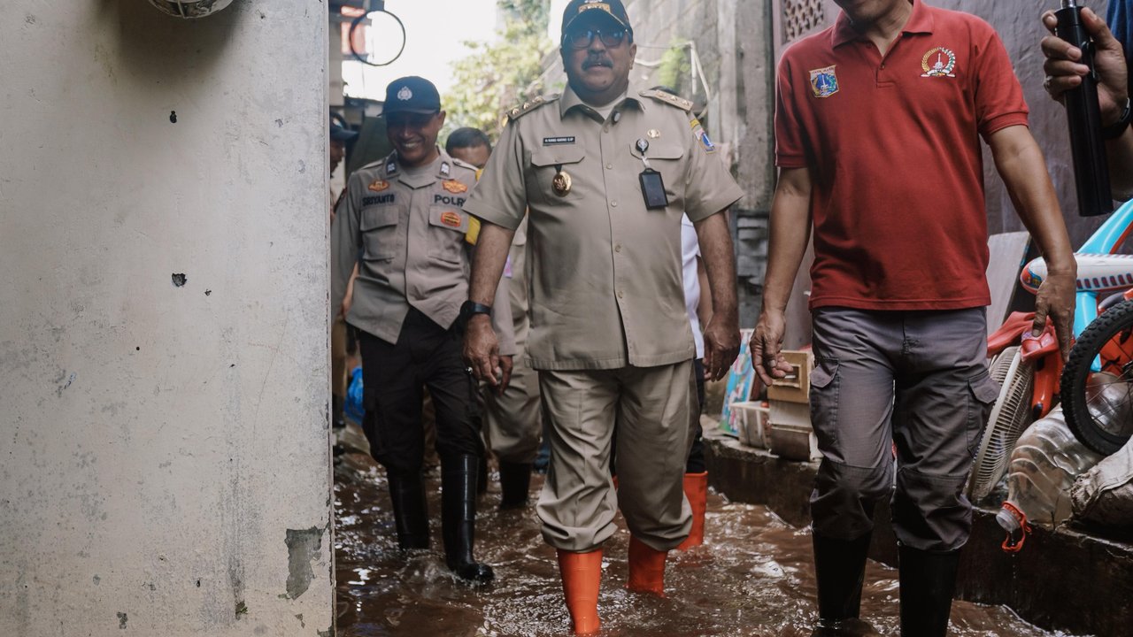 Wakil Gubernur DKI Jakarta, Rano Karno saat meninjau sejumlah titik banjir di Jakarta Selatan. (Dok. Istimewa)