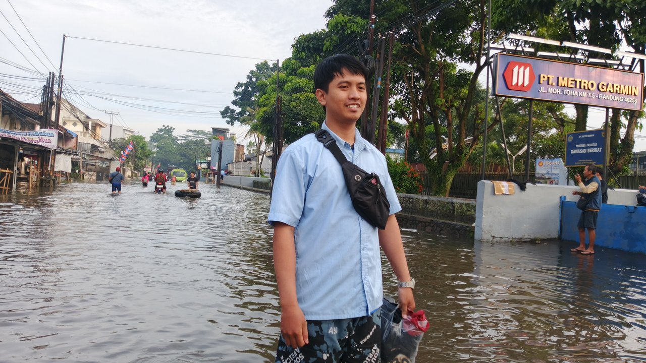 Potret Warga Terdampak Banjir Dayeuhkolot Bandung: Aris, Buruh yang Tak Bisa Libur