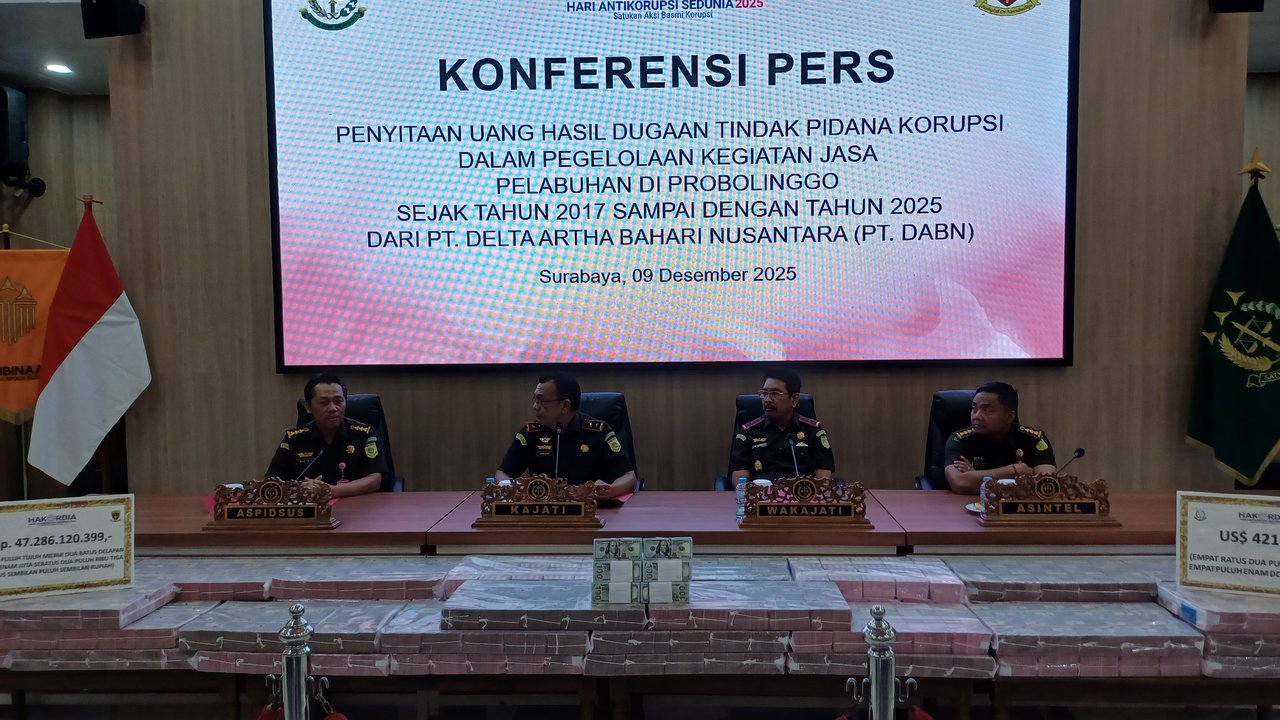 Hakordia 2025, Kejati Jatim Pamer Duit Kasus Korupsi PT DABN Senilai Rp47,28 Miliar dan USD421.046