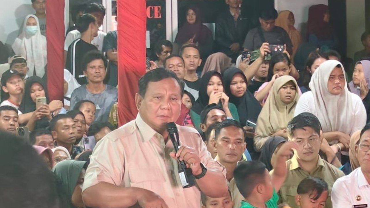 Presiden Prabowo Subianto mengingatkan warga terdampak banjir untuk selalu menghormati dan menjaga alam, sebuah pesan penting di malam pergantian Tahun Baru 2026.