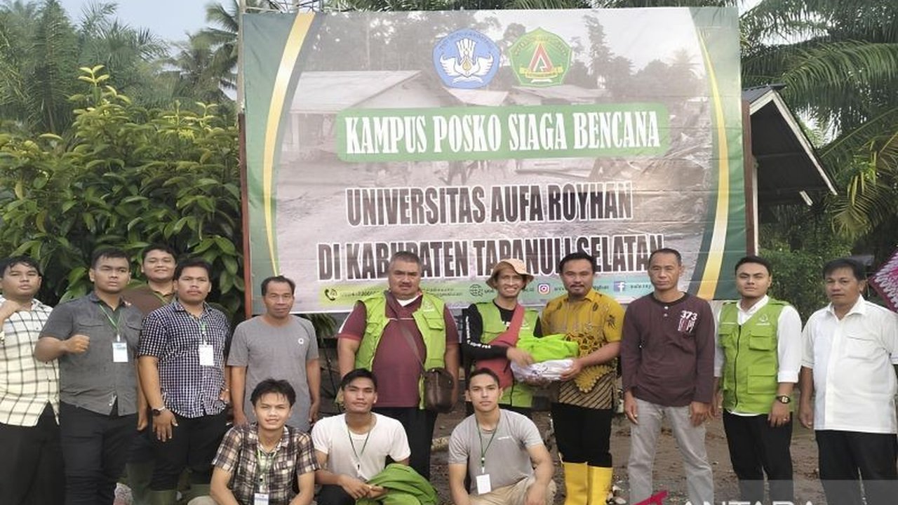 Universitas Aufa Royhan Padang bergerak cepat mengirimkan tim pengabdian untuk membantu korban bencana banjir dan tanah longsor di Tapanuli Selatan, Sumatera Utara, menegaskan komitmen kampus dalam penanganan bencana.