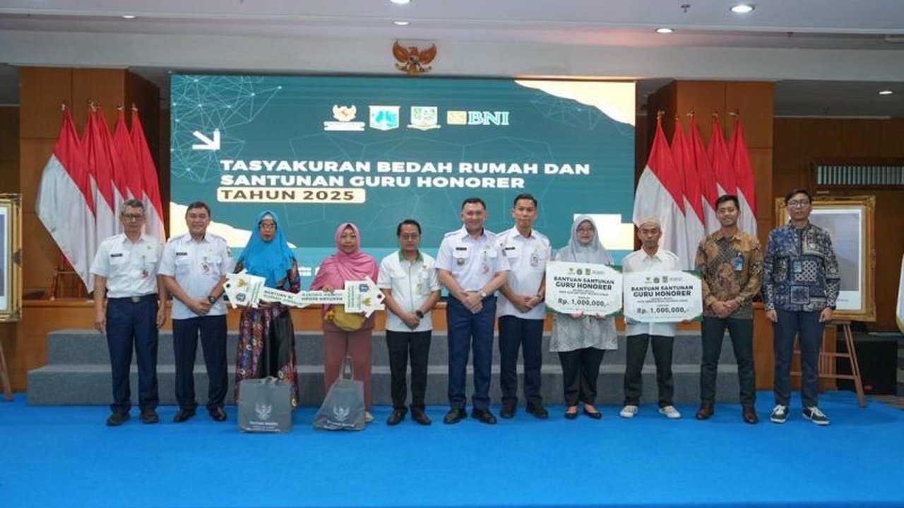 Baznas Jakarta Utara mengumumkan rencana ambisiusnya untuk membedah 35 unit rumah dan menyalurkan santunan kepada 600 guru honorer di 2025, wujud kepedulian sosial yang didanai dari zakat.