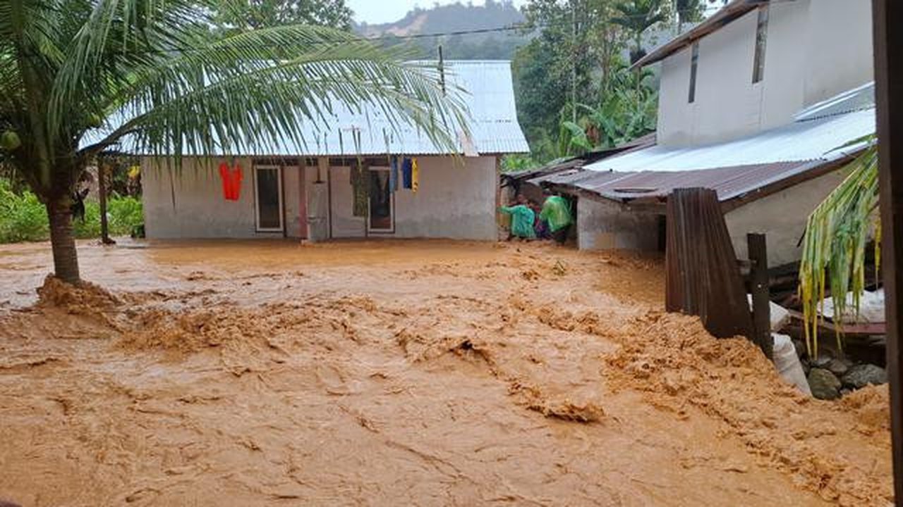 Warga Kota Padang Kembali Dilanda Banjir. (istimewa)