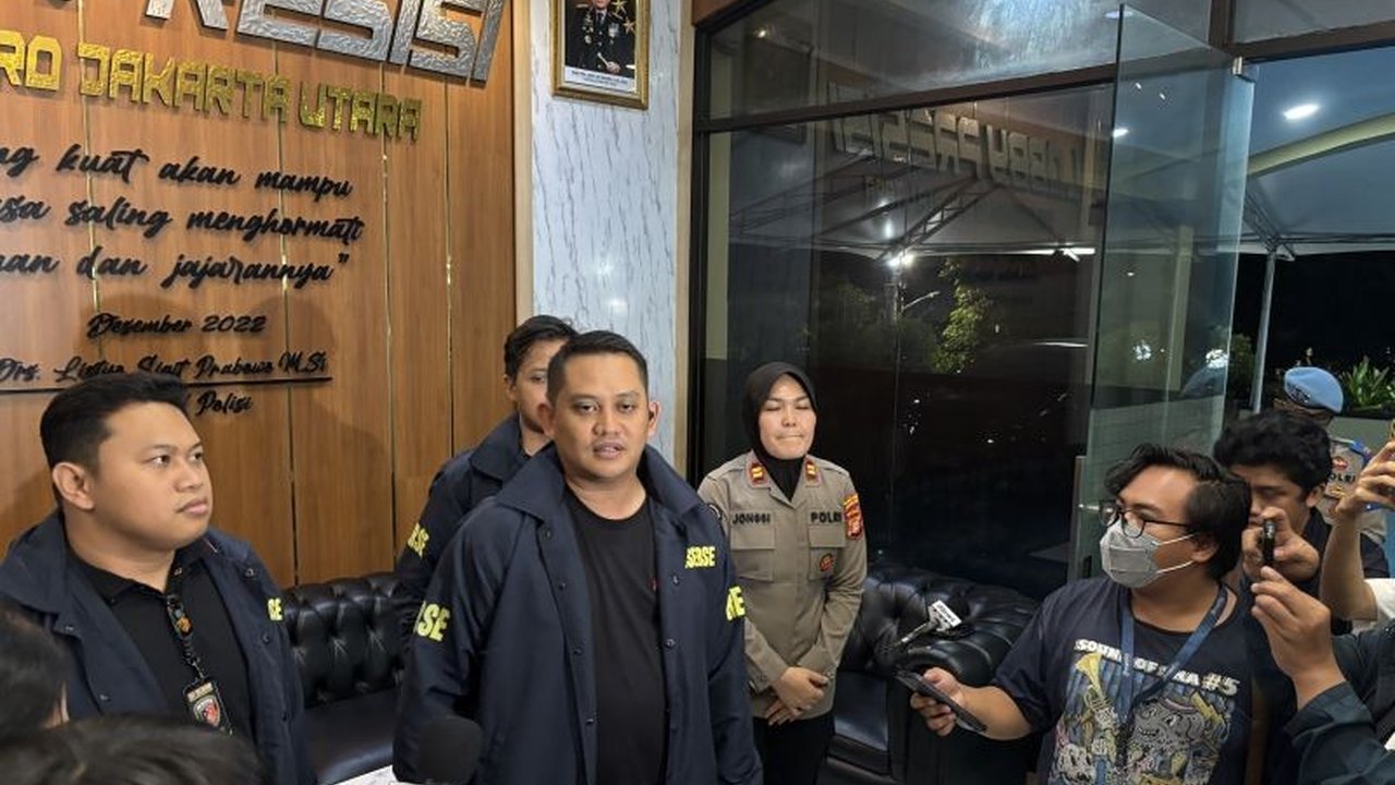 Penyelidikan intensif dilakukan Polres Metro Jakarta Utara terkait penemuan tiga jasad tewas di Warakas, melibatkan pemeriksaan empat saksi kunci untuk mengungkap penyebab kematian misterius ini.