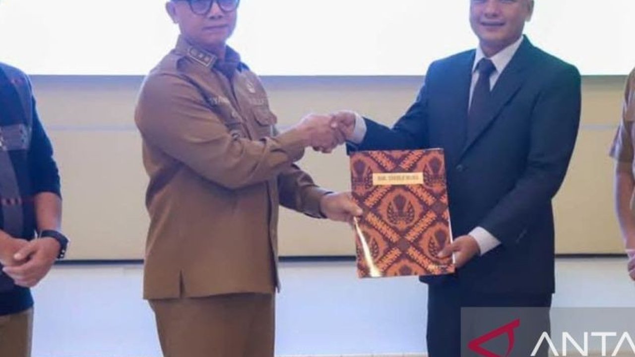 Pemerintah Kabupaten Bangka mendesak Perumda Alam untuk mengembangkan inovasi berkelanjutan yang adaptif, memastikan perusahaan daerah ini memberikan manfaat nyata bagi masyarakat dan pembangunan daerah.