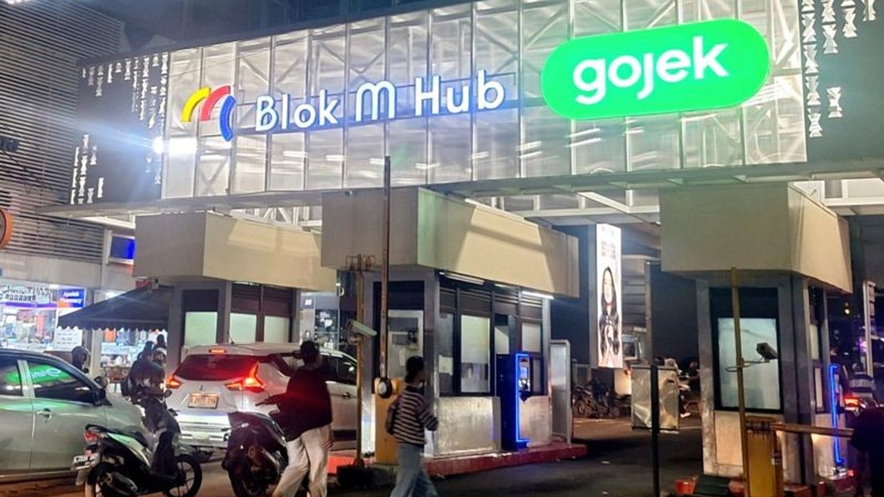 Blok M Hub Malam Tahun Baru 2026 menjadi magnet bagi 145.855 warga Jakarta, menunjukkan antusiasme tinggi terhadap ruang publik dan transportasi MRT Jakarta.
