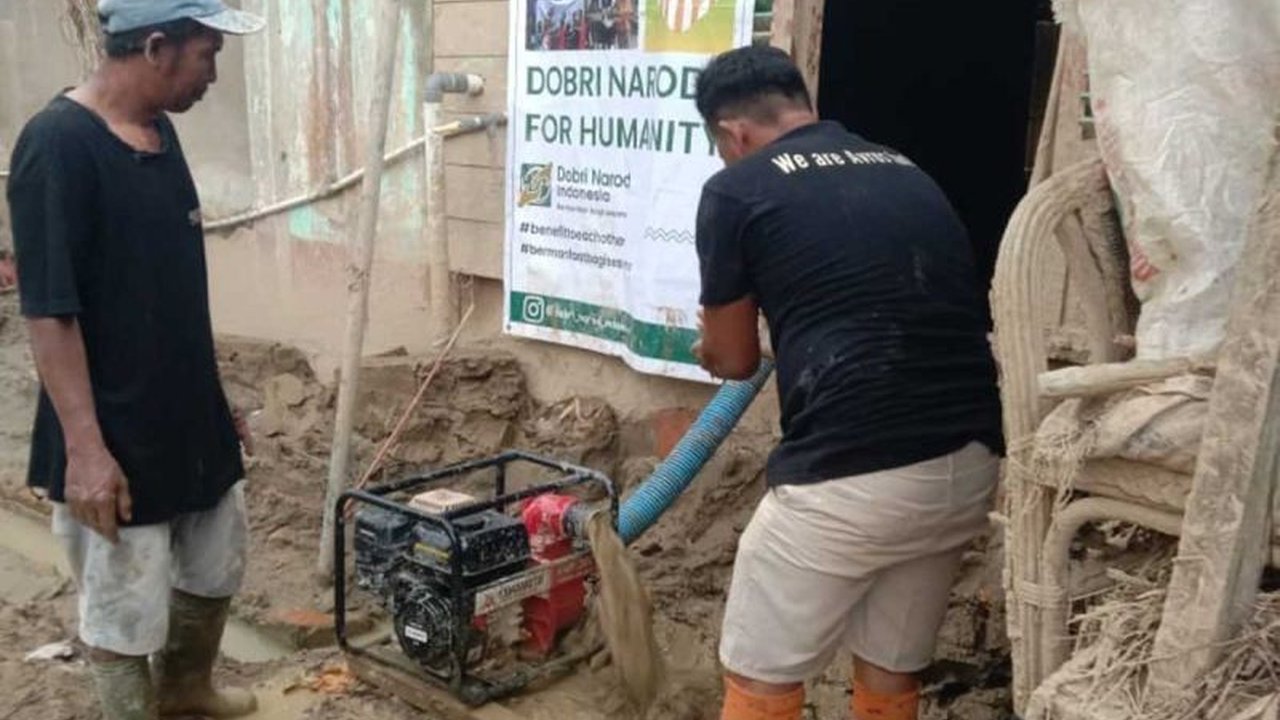 Ribuan Pengungsi Banjir Aceh Tamiang menghadapi tantangan serius terkait minimnya fasilitas mandi, cuci, kakus (MCK) dan pasokan air bersih yang layak, setelah banjir bandang melanda wilayah tersebut.