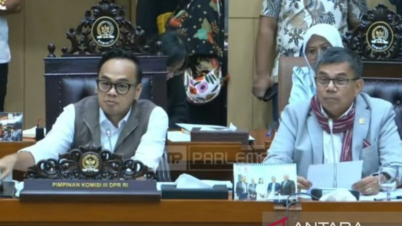 Anggota Komisi III DPR RI menegaskan era baru penegakan hukum pidana dimulai dengan KUHAP Baru, menuntut aparat hindari pelanggaran HAM dan segera adaptasi.
