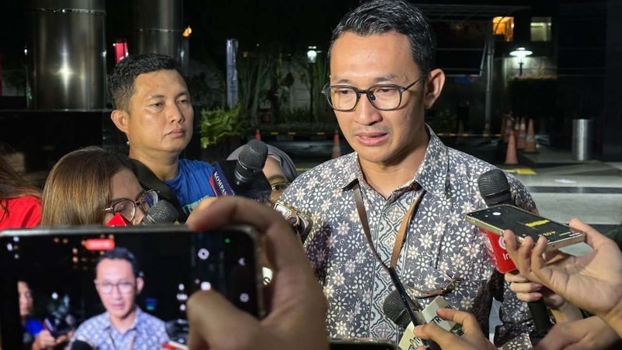 Komisi Pemberantasan Korupsi (KPK) menekankan pentingnya regulasi yang transparan dan pengawasan ketat terkait wacana mekanisme Pilkada Dipilih DPRD, guna mencegah praktik politik transaksional.