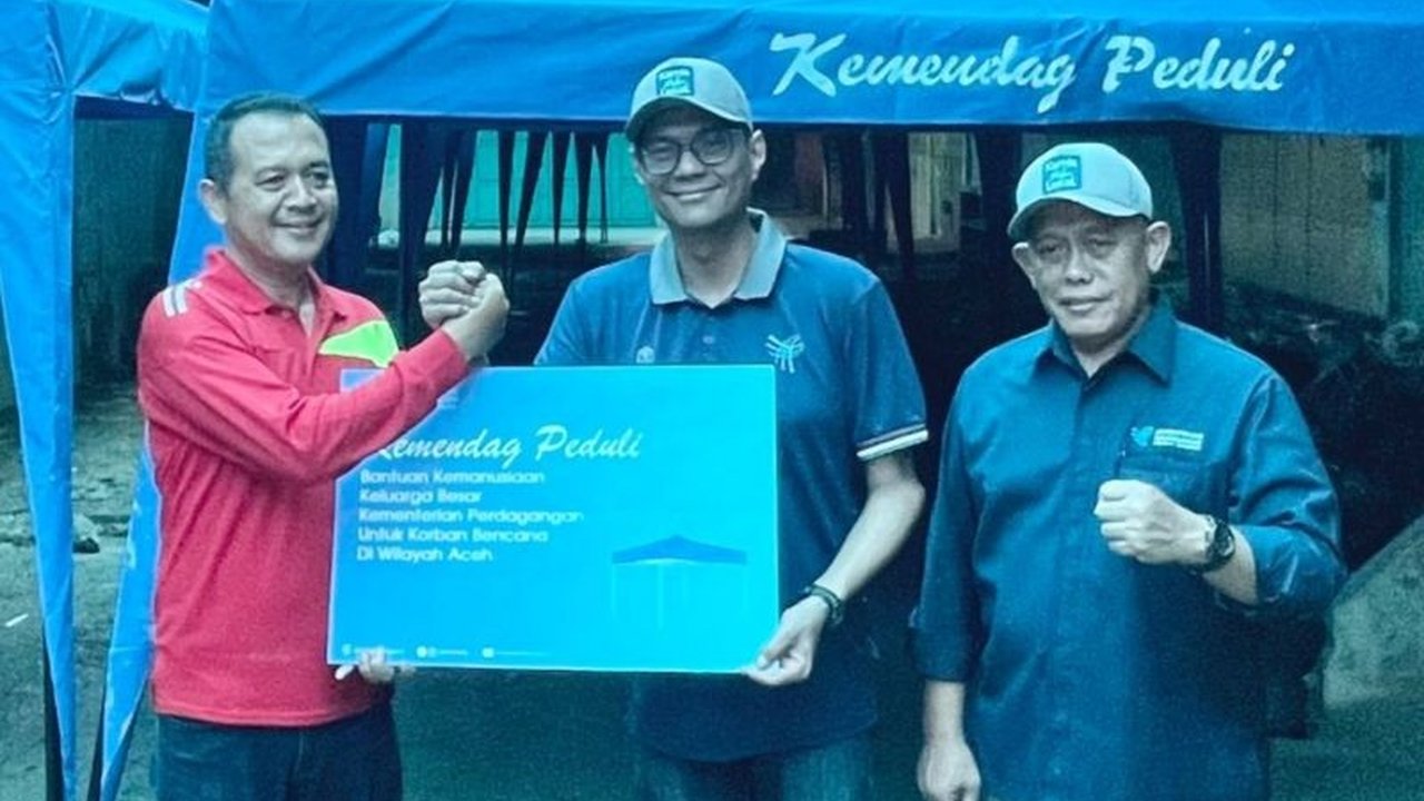 Kementerian Perdagangan (Kemendag) menyalurkan 100 tenda darurat sebagai Bantuan Kemendag Aceh Tamiang untuk pedagang Pasar Kuala Simpang yang terdampak banjir, demi percepatan pemulihan ekonomi lokal.
