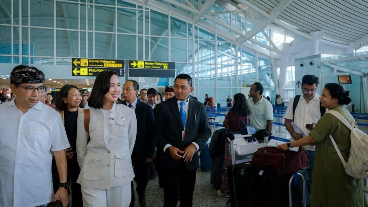 Menteri Parekraf Widiyanti Putri Wardhana menegaskan bahwa wisatawan Nusantara adalah kekuatan utama sektor pariwisata Indonesia, mendorong pertumbuhan ekonomi lokal.