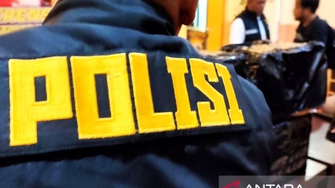 Tragedi pengeroyokan Makassar menewaskan seorang pemuda asal Gowa saat malam pergantian tahun 2026 di Jalan Kerung-Kerung. Polisi kini memburu para pelaku yang terlibat.