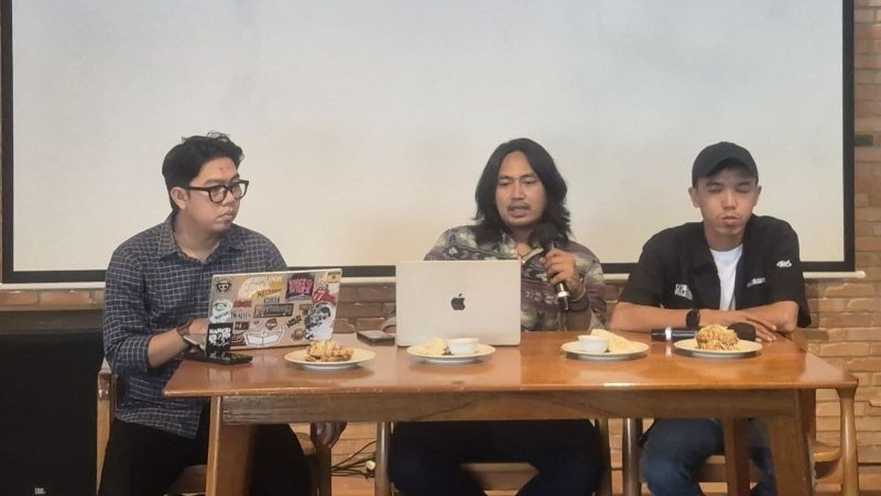 WALHI Jambi mengungkapkan kekhawatiran mendalam atas dampak limbah PETI Jambi yang mengancam kesehatan masyarakat dan ekosistem Sungai Batanghari akibat merkuri.