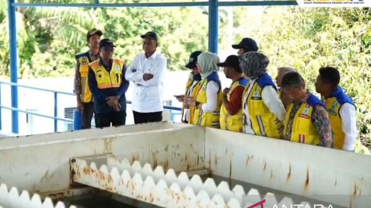 Warga Kabupaten Aceh Tamiang kini dapat bernapas lega karena pasokan air bersih kembali normal setelah Sistem Penyediaan Air Minum (SPAM) IKK Rantau beroperasi penuh pascabanjir bandang, memastikan kebutuhan dasar terpenuhi.
