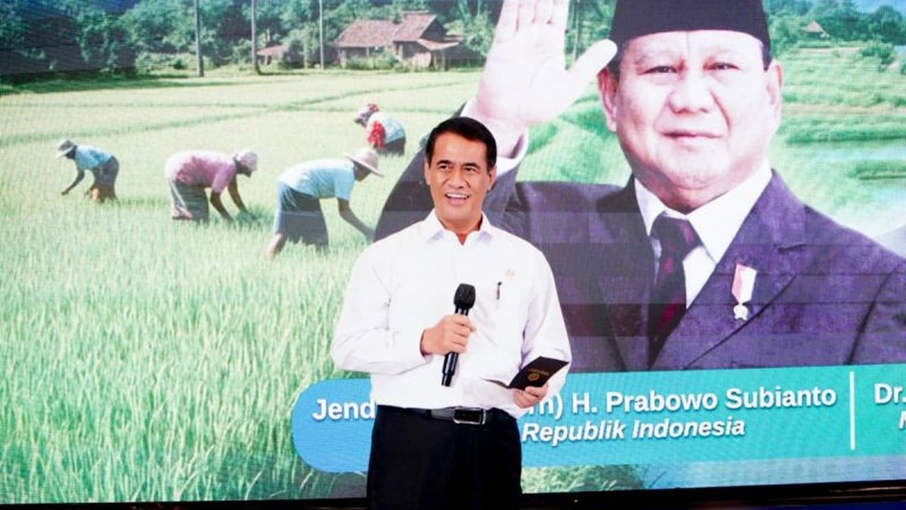 Indonesia berhasil mencapai swasembada beras dengan stok awal tahun 2026 yang diperkirakan mencapai 12,529 juta ton, menunjukkan kemandirian pangan yang kuat.