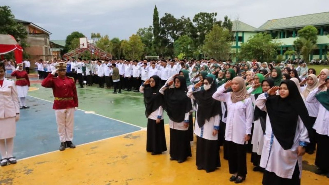 Sekretaris Daerah Kutai Kartanegara menegaskan **kerukunan umat beragama** adalah energi besar bagi pembangunan nasional, menyerukan sinergi untuk Indonesia yang damai dan maju.