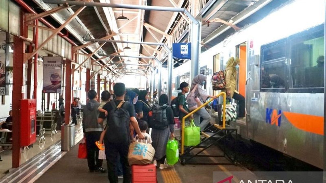 PT KAI Daop 4 Semarang berhasil mengamankan 172 barang tertinggal milik penumpang dengan taksiran nilai mencapai Rp75 juta selama masa angkutan Natal 2025 dan Tahun Baru 2026, menunjukkan pentingnya kewaspadaan barang bawaan.