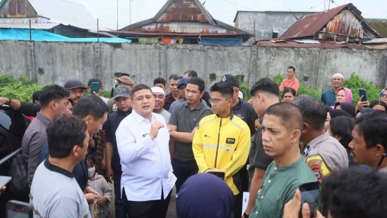 Wali Kota Makassar Munafri Arifuddin menegaskan Proyek PSEL Makassar harus berpihak pada warga, menanggapi penolakan masyarakat Tamalanrea yang khawatir dampak lingkungan.