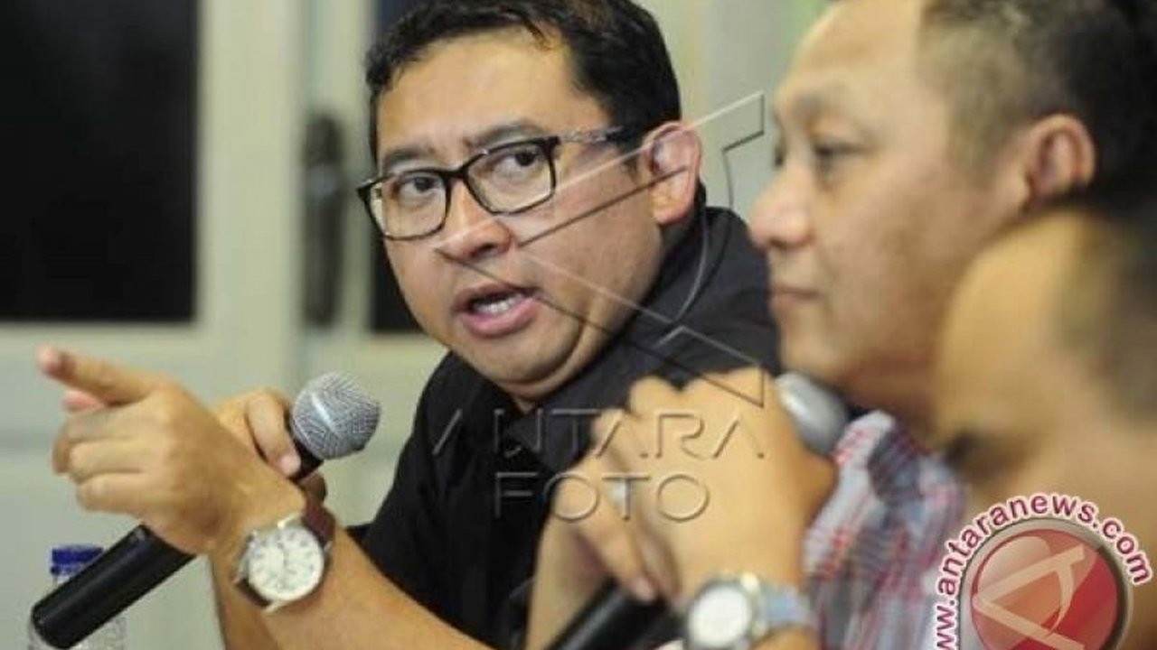 Menteri Kebudayaan Fadli Zon menyerukan ilmuwan Indonesia untuk aktif mendokumentasikan temuan dan menerbitkan karya guna memperkuat narasi Sejarah Berpusat Indonesia, membangkitkan rasa ingin tahu pembaca.