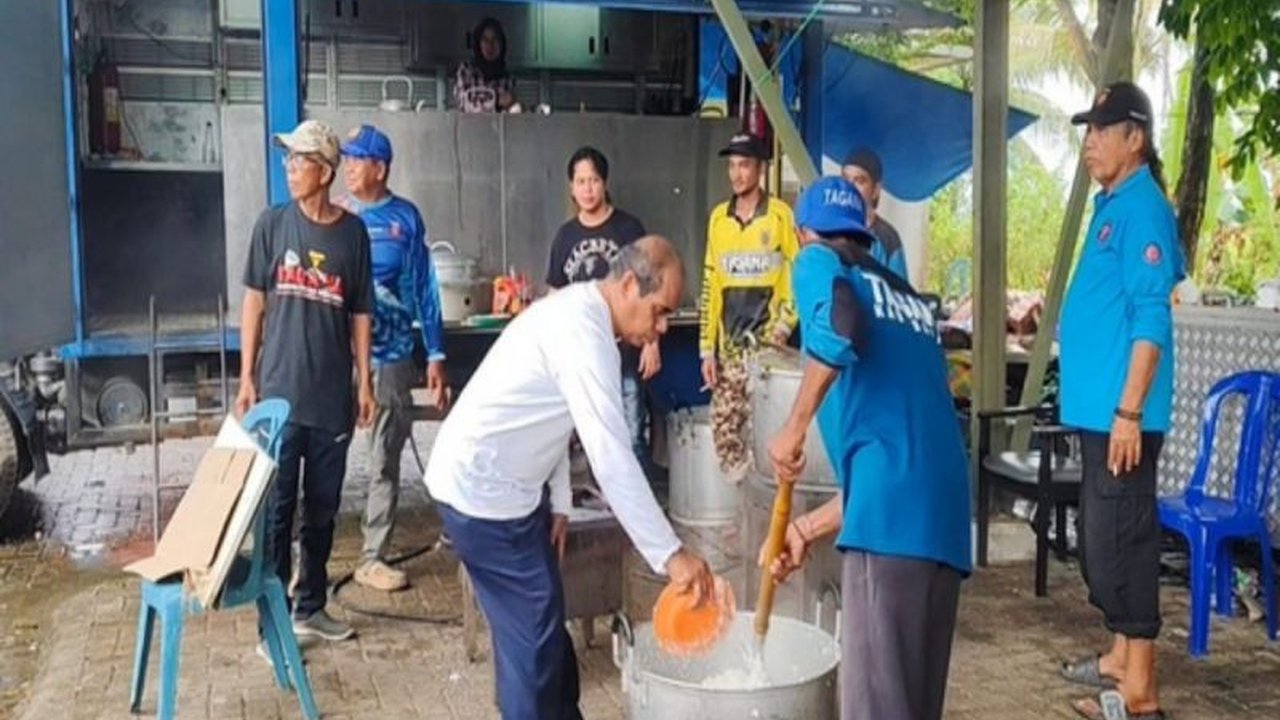 Pemerintah Kabupaten Banjar mengoperasikan dapur umum banjir Banjar untuk melayani ribuan masyarakat yang terdampak bencana banjir di berbagai kecamatan.