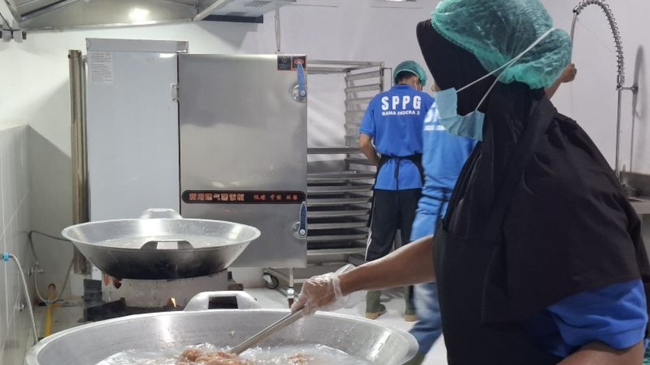 Sebanyak 712 Dapur SPPG Lampung kini aktif beroperasi di 15 kabupaten dan kota, melayani Program Makan Bergizi Gratis serta menciptakan puluhan ribu lapangan kerja dan menggerakkan ekonomi lokal.