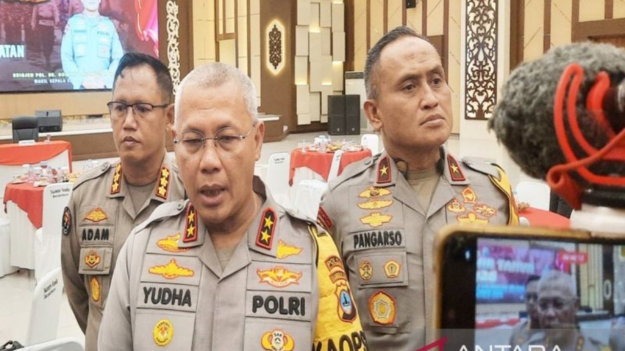 Polda Kalsel terus memperluas Program Makan Bergizi Gratis bagi ribuan pelajar di Kalimantan Selatan. Simak bagaimana program ini berkembang pesat dan target ambisius di tahun 2026!