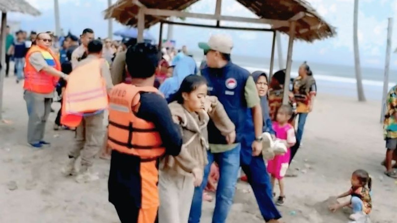 Badan Penanggulangan Bencana Daerah (BPBD) OKU Selatan mengingatkan wisatawan untuk waspada dan mematuhi aturan keselamatan saat beraktivitas di Danau Ranau, menyusul insiden nyaris tenggelam.