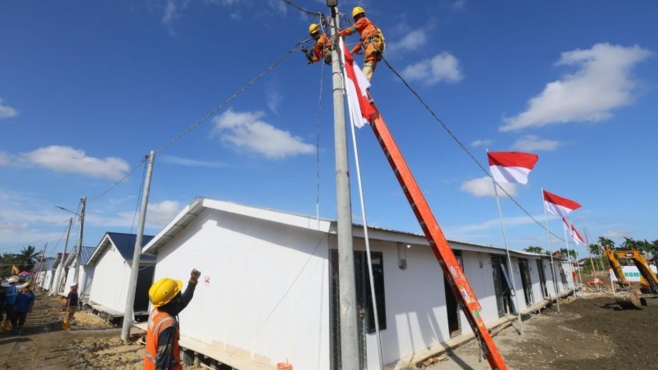 PT PLN (Persero) memastikan kesiapan penyediaan listrik yang aman dan andal untuk 15 ribu unit hunian sementara (huntara) bagi masyarakat terdampak bencana di Sumatera, menegaskan komitmen PLN dalam pemulihan pascabencana.