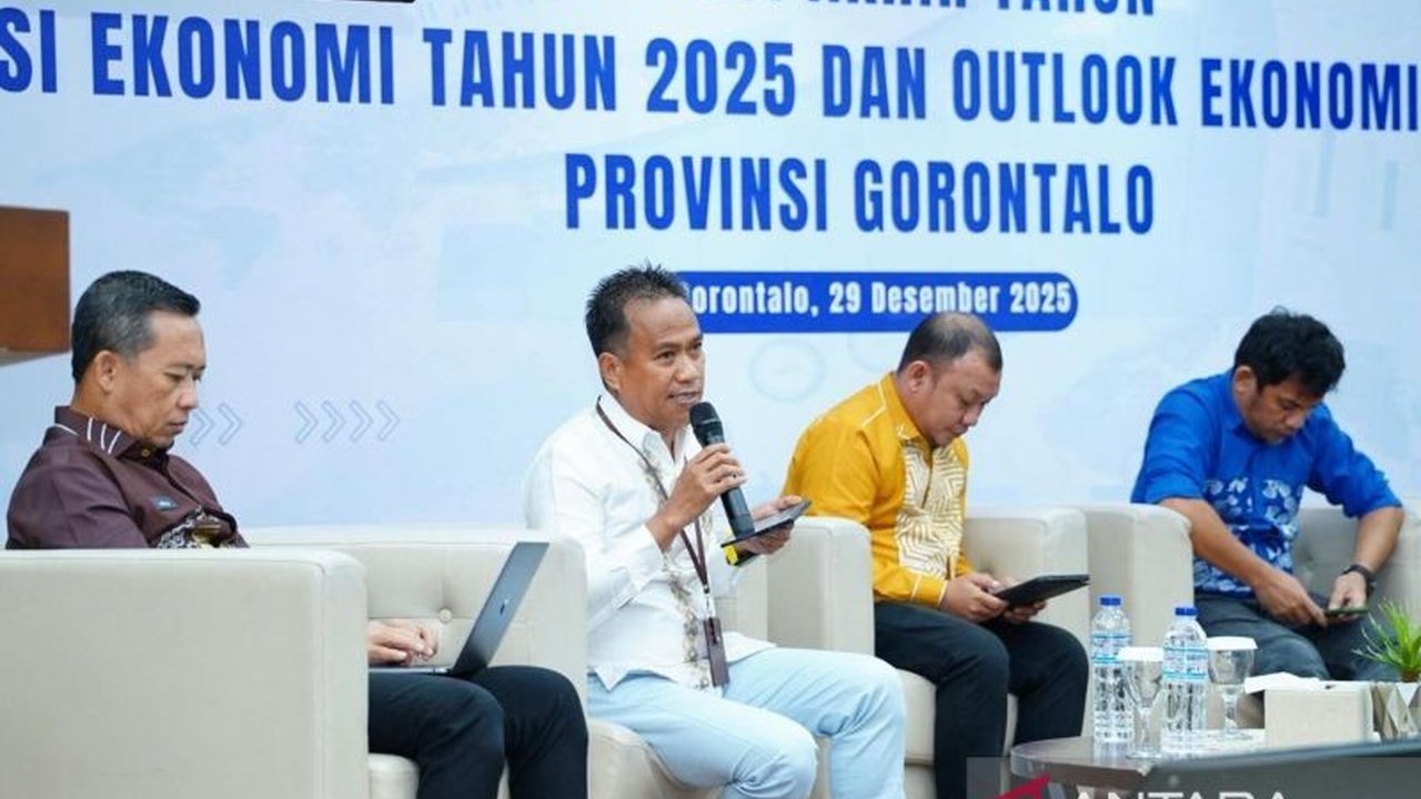 Pemerintah Provinsi Gorontalo berupaya keras meningkatkan kapasitas TPA Regional Talumelito yang kini mendekati ambang batas, menghadapi tantangan volume sampah masif dan optimalisasi pengelolaan sampah.
